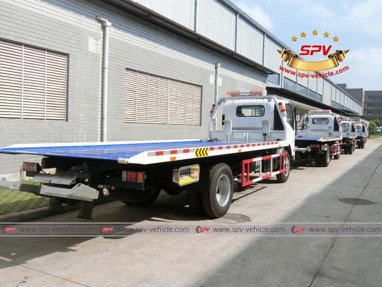 ISUZU Road Wrecker Truck - RB